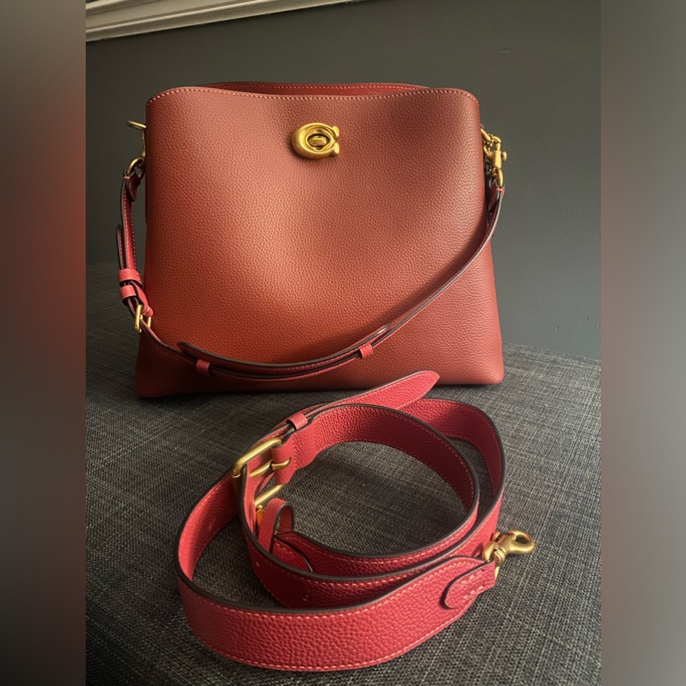 Coach Willow Shoulder/Crossbody C2590  INCLUDES DUST BAG 19”L by 15”H